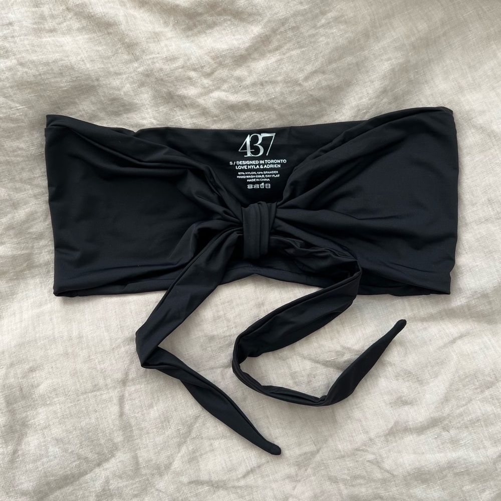 437 The Leo Top - Black